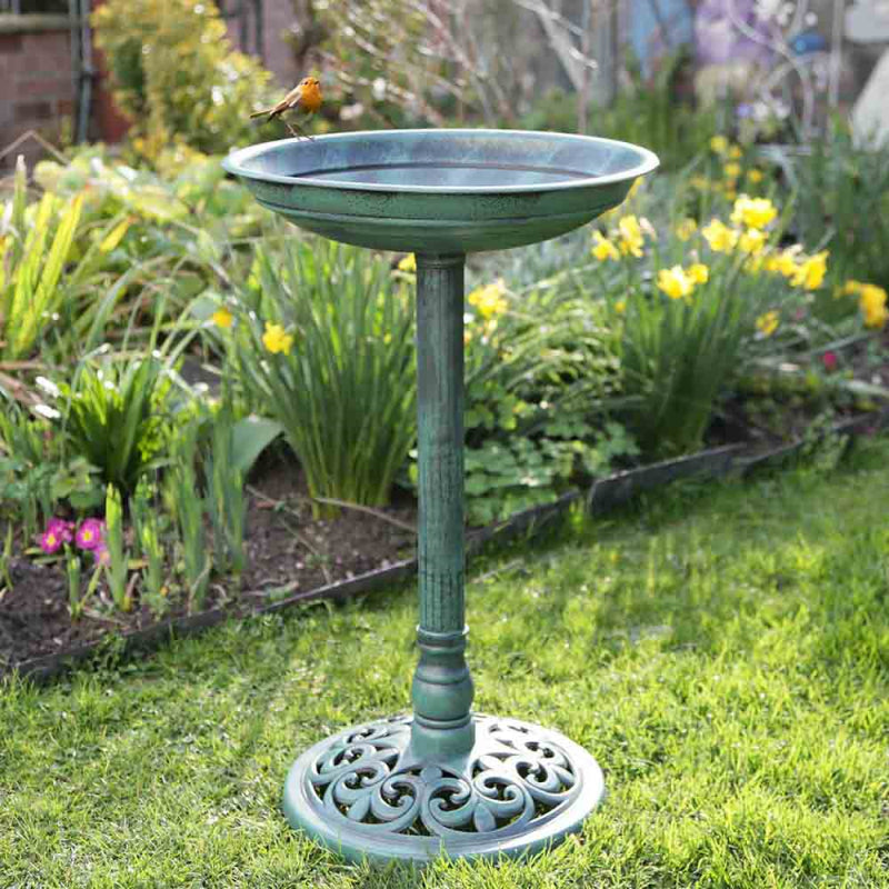 Traditional Bird Bath